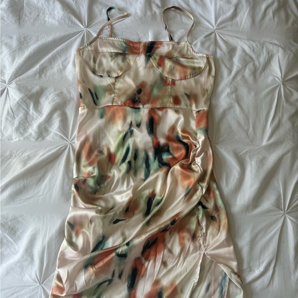 Multi-coloured satin midi dress - Picture 2 of 4